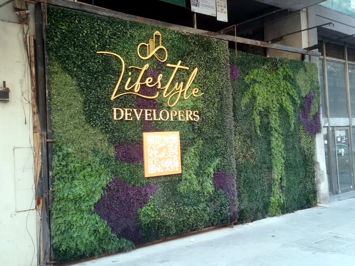 Cerco con terminación de jardín vertical